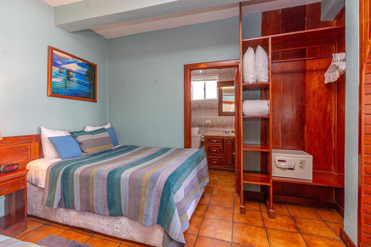 Blue Tang Inn San Pedro  Exteriér fotografie