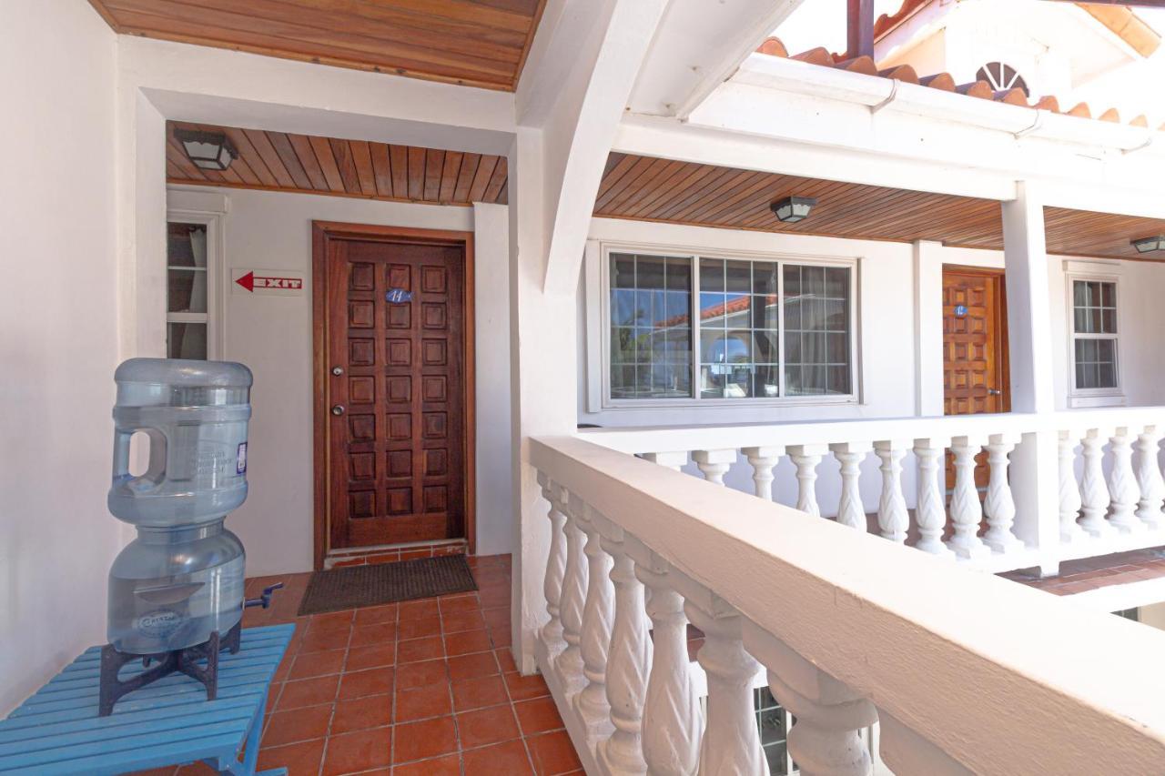 Blue Tang Inn San Pedro  Exteriér fotografie
